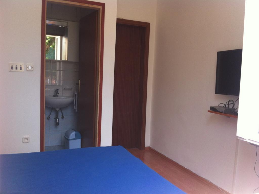 Guest House Slavica Pula Exterior photo